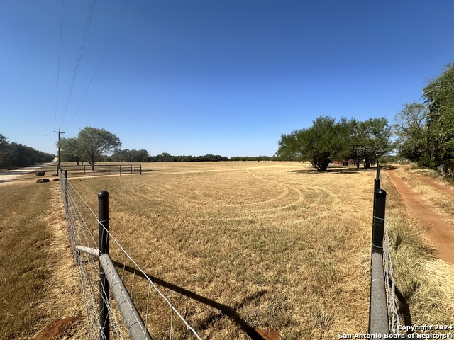 Listing photo id 12 for 3499 County Rd 476