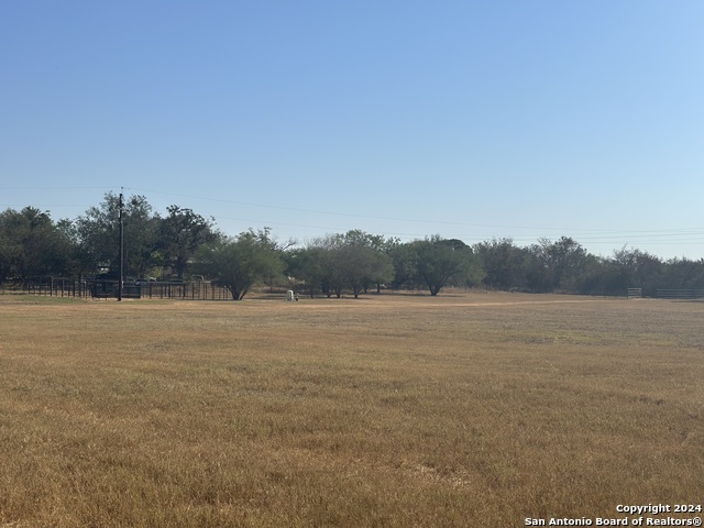 Listing photo id 33 for 3499 County Rd 476