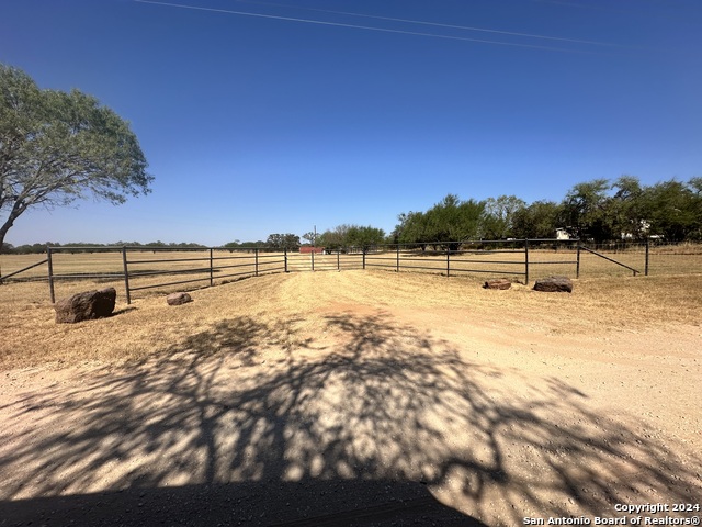 Listing photo id 7 for 3499 County Rd 476