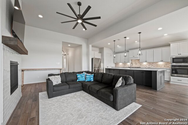 Image 8 of 44 For 840 Teakmill Trail