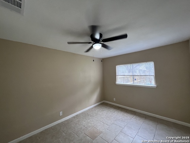 Image 16 of 25 For 4018 Sunrise Creek Dr
