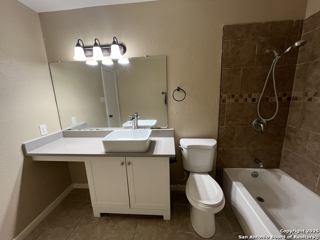 Image 21 of 25 For 4018 Sunrise Creek Dr
