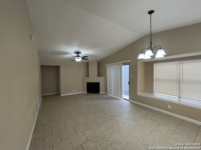 Image 3 of 25 For 4018 Sunrise Creek Dr
