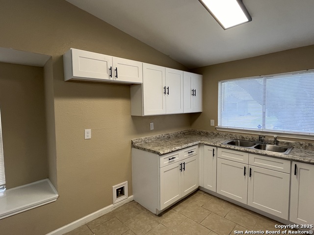 Image 7 of 25 For 4018 Sunrise Creek Dr