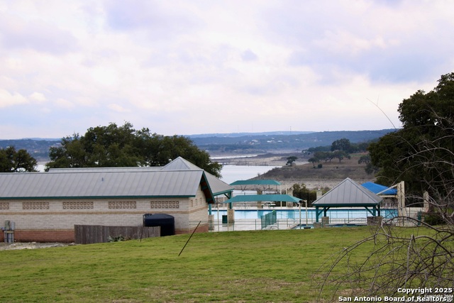 Listing photo id 2 for 111 Dodder  