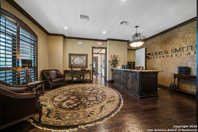 Listing photo id 4 for 12703 Spectrum Dr