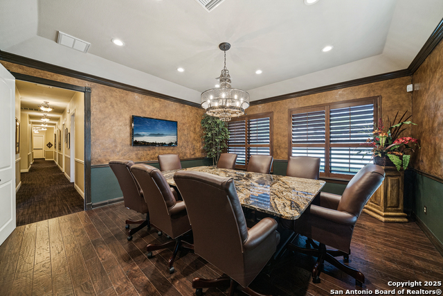 Listing photo id 5 for 12703 Spectrum Dr