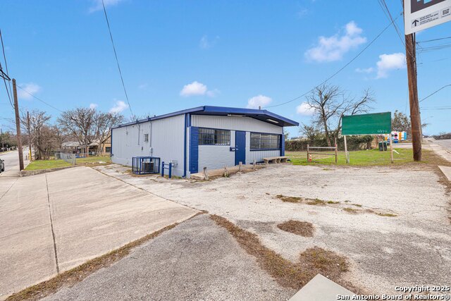 Details for 1690 Rigsby  , San Antonio, TX 78210