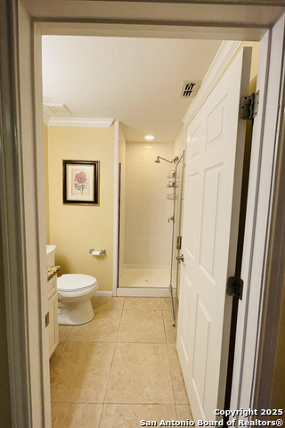 Listing photo id 6 for 3404 American Drive 3203