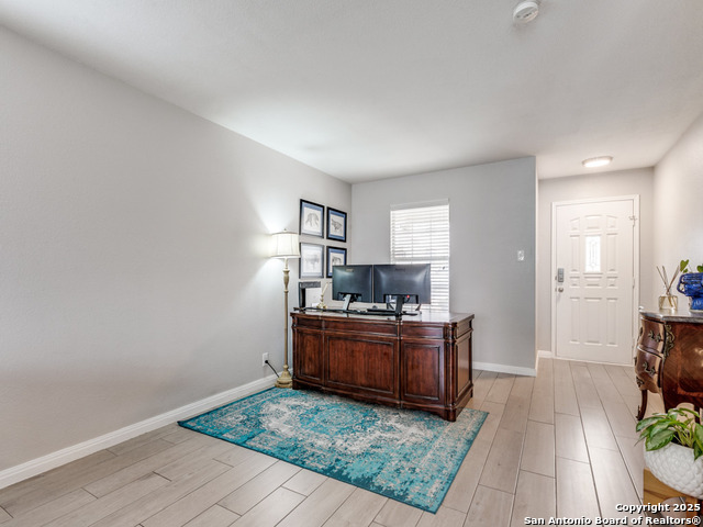 Listing photo id 11 for 6111 Amherst Bay