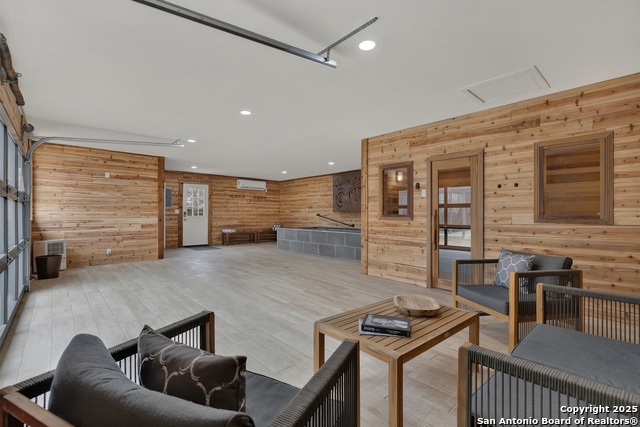 Image 32 of 40 For 217 Driftwood Dr W