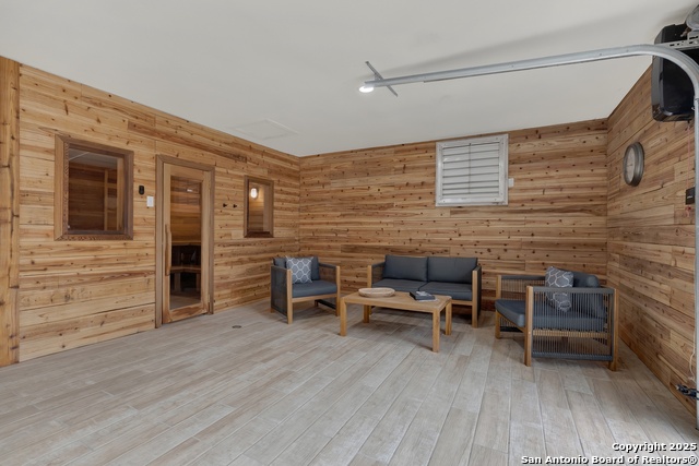 Image 34 of 40 For 217 Driftwood Dr W