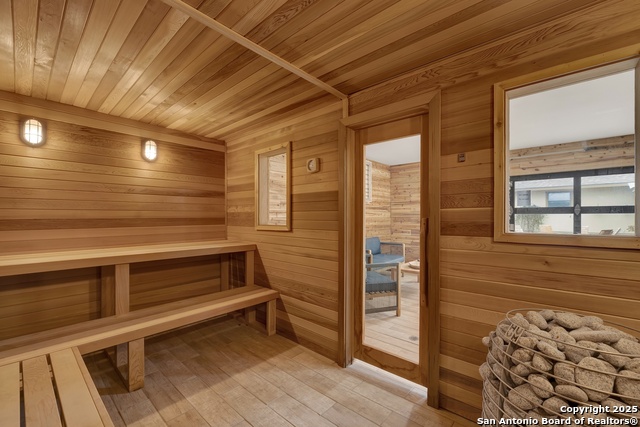 Image 35 of 40 For 217 Driftwood Dr W