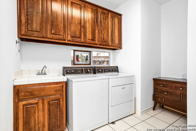 Listing photo id 12 for 54 Courtside Cir