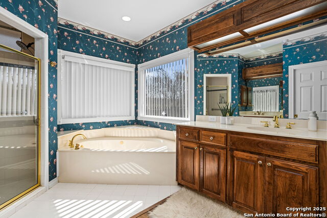 Listing photo id 14 for 54 Courtside Cir