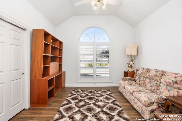 Listing photo id 16 for 54 Courtside Cir