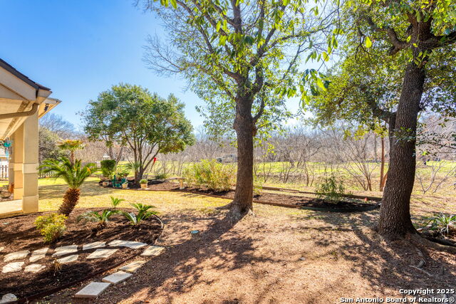 Listing photo id 21 for 54 Courtside Cir