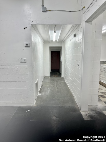 Listing photo id 4 for 1850 Houston St E 1