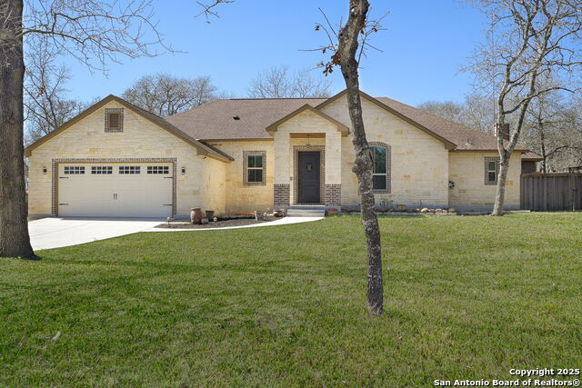 Details for 561 Jacobs Ln, La Vernia, TX 78121