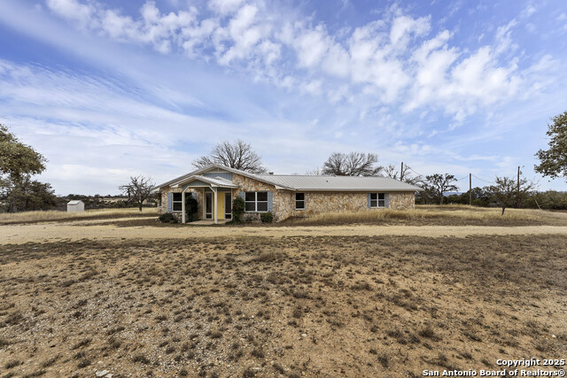 Details for 629 Laguna Rd, Bandera, TX 78003