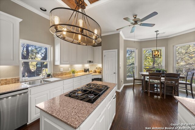 Listing photo id 18 for 8506 Fairway Trail Dr