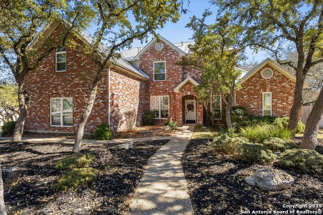 Listing photo id 1 for 8506 Fairway Trail Dr