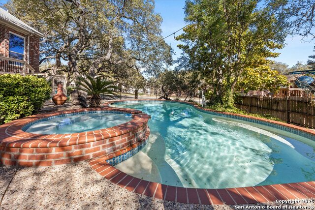 Listing photo id 42 for 8506 Fairway Trail Dr