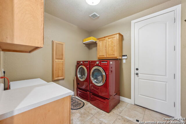 Image 22 of 37 For 3015 River Way
