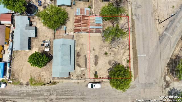 Listing photo id 0 for 207 Rodriguez St