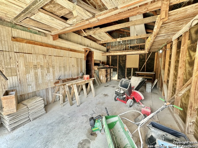 Listing photo id 2 for 207 Rodriguez St