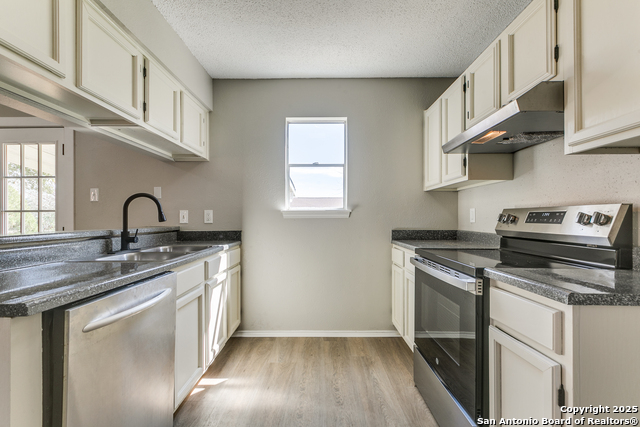 Listing photo id 10 for 11426 Black Fox Dr