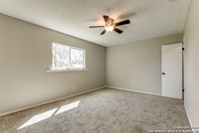Listing photo id 11 for 11426 Black Fox Dr