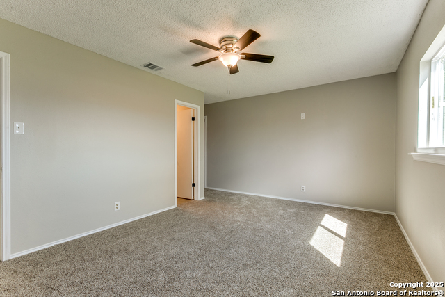Listing photo id 12 for 11426 Black Fox Dr