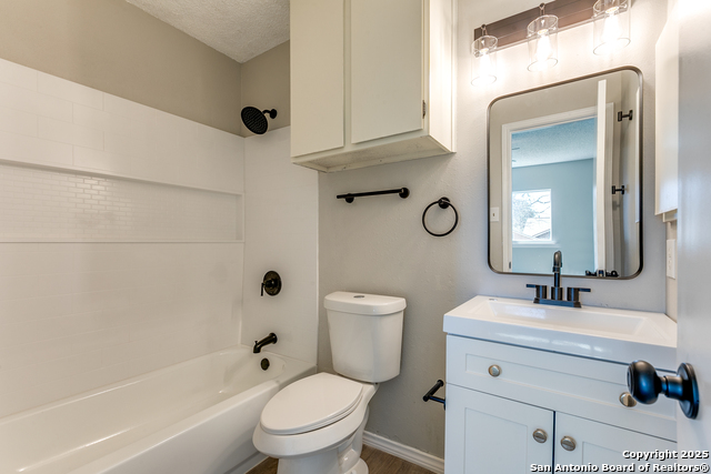 Listing photo id 13 for 11426 Black Fox Dr