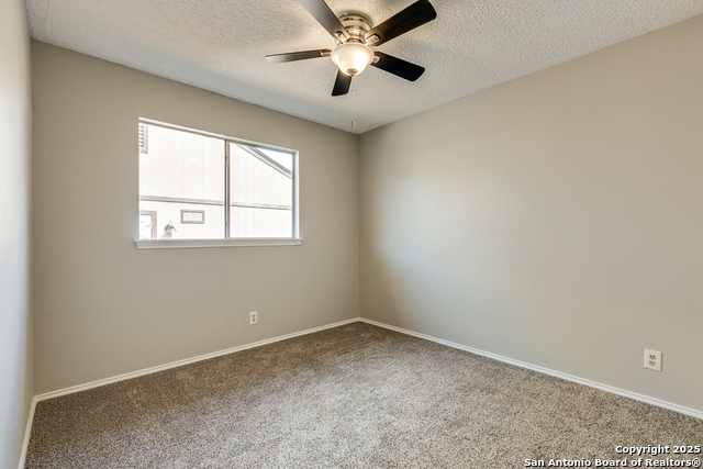 Listing photo id 16 for 11426 Black Fox Dr