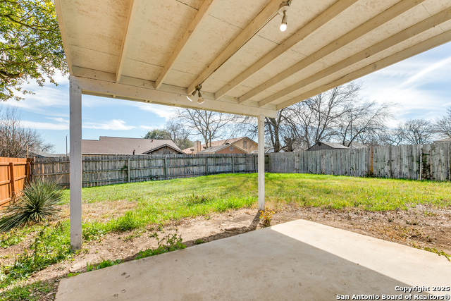 Listing photo id 20 for 11426 Black Fox Dr