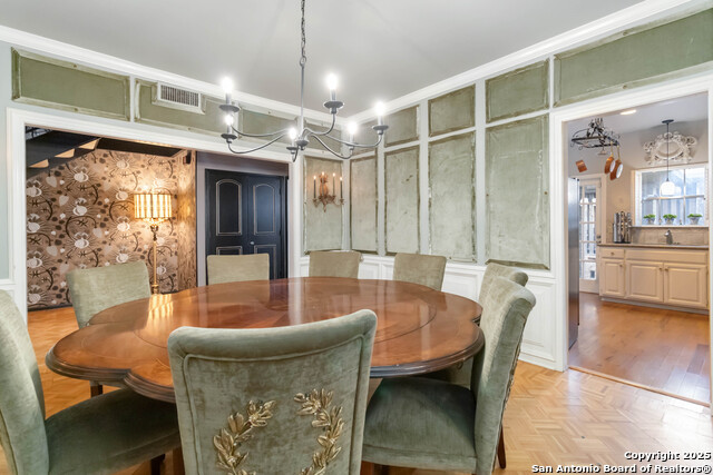 Image 14 of 39 For 7731 Broadway  32f