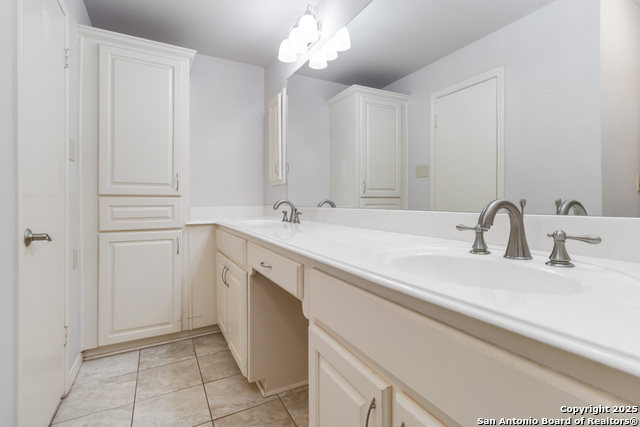 Image 28 of 39 For 7731 Broadway  32f