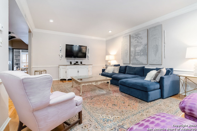 Image 7 of 39 For 7731 Broadway  32f