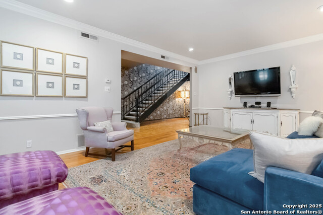 Image 8 of 39 For 7731 Broadway  32f