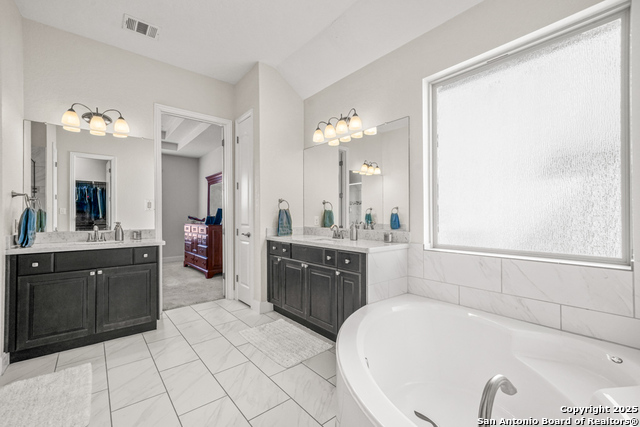 Listing photo id 19 for 9011 Whimsey