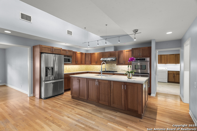 Image 18 of 29 For 213 Newbury Ter