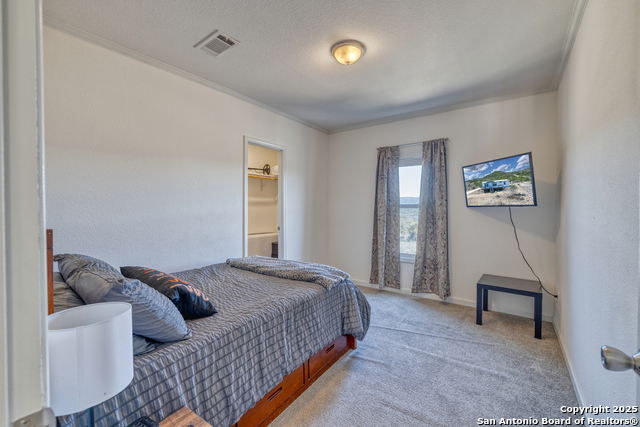Listing photo id 16 for 3049 Little Creek Rd N