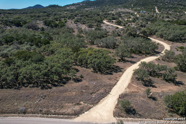 Listing photo id 0 for 3049 Little Creek Rd N