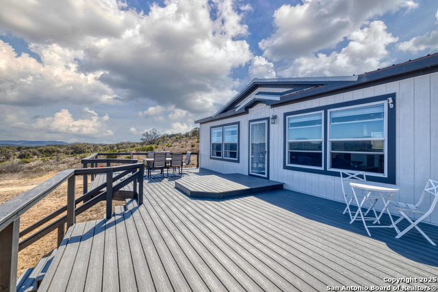Listing photo id 23 for 3049 Little Creek Rd N