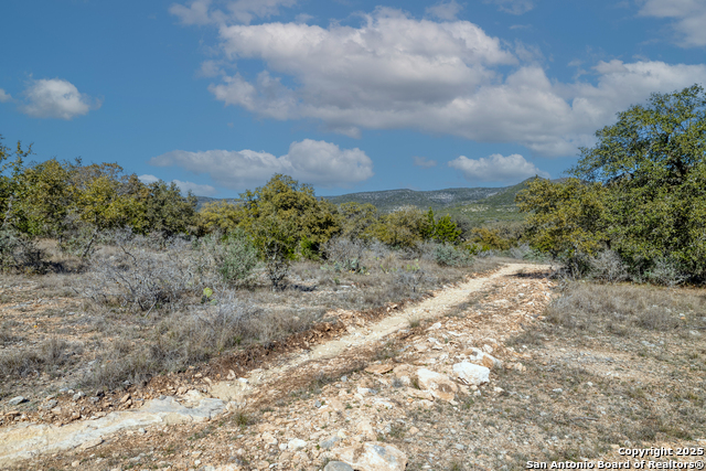 Listing photo id 27 for 3049 Little Creek Rd N