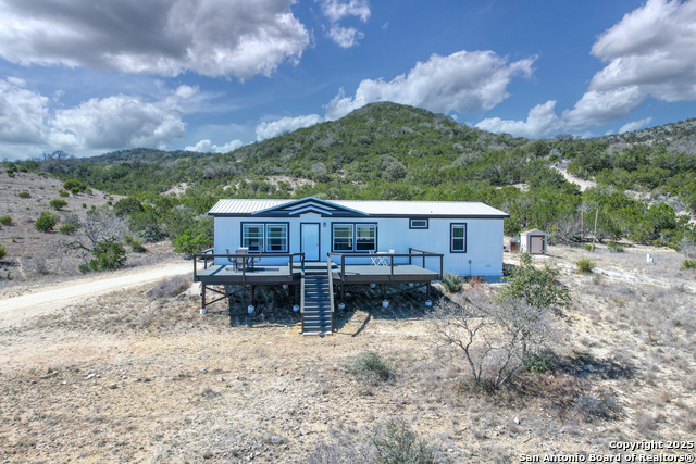 Listing photo id 2 for 3049 Little Creek Rd N