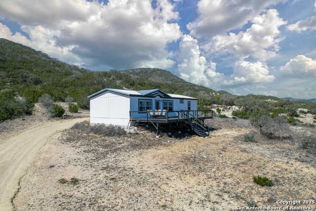 Listing photo id 3 for 3049 Little Creek Rd N