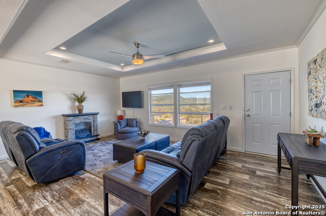 Listing photo id 6 for 3049 Little Creek Rd N