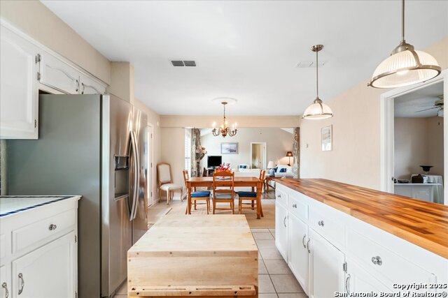 Listing photo id 15 for 20 Saddle Rock